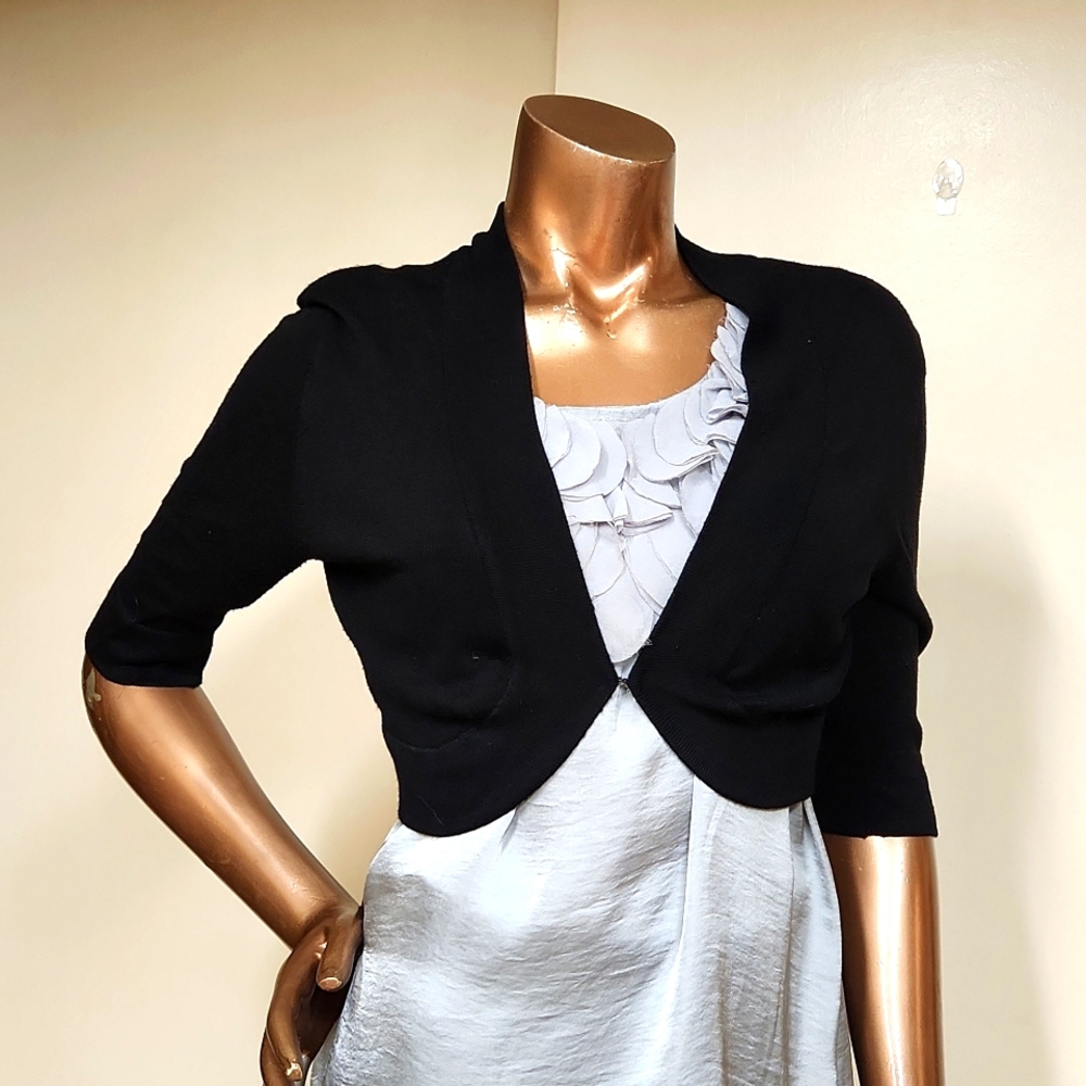 Basic Black Knit Cropped Vest